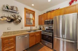 2 BR/2BA Luxury Keystone Condo