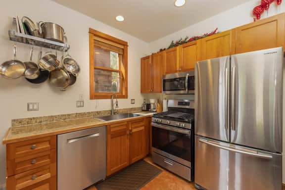 2 BR/2BA Luxury Keystone Condo